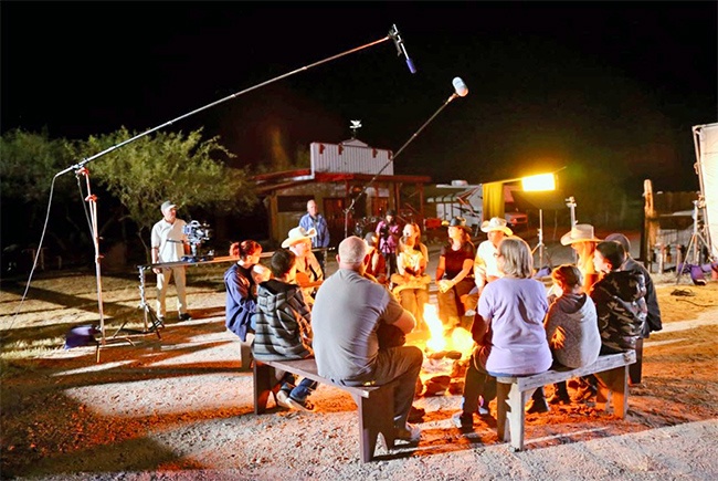 外媒报道：LitePanels Gemini: the Swiss army knife of lights