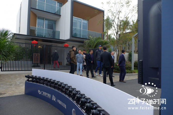 飞特子弹时间与易建联零距离