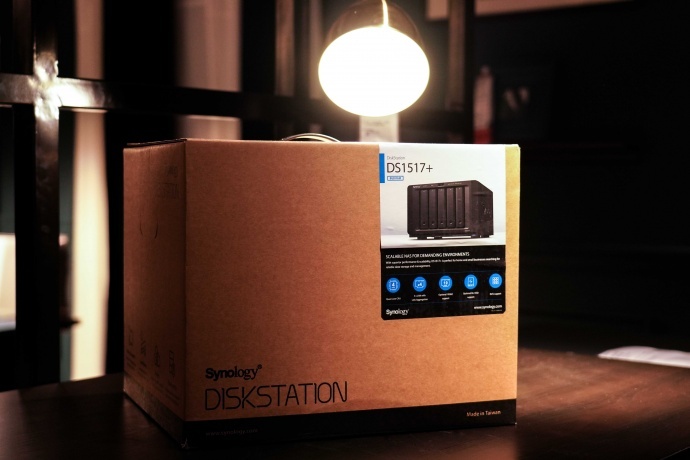 群晖DS1517+简约的外包装 群晖DS1517+简约的外包装