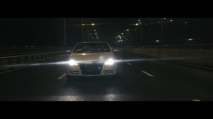 教程：如何用100块钱做出电影变形镜头的炫光效果，前方高能。