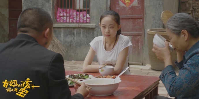 公益电影《有妈的孩子是块宝》今日爱奇艺独播上映，有个群体需要我们