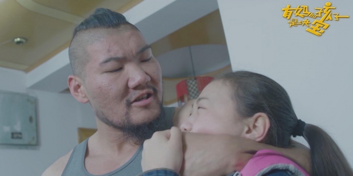 公益电影《有妈的孩子是块宝》今日爱奇艺独播上映，有个群体需要我们