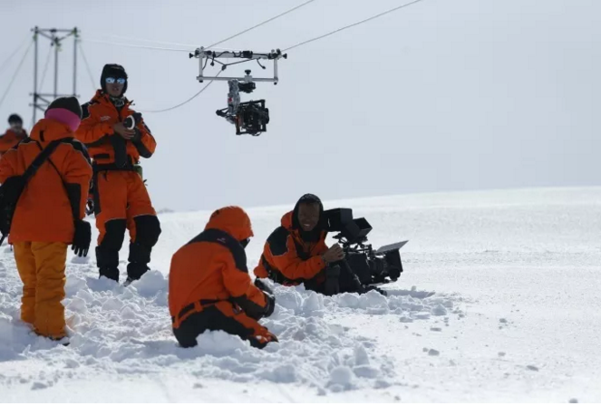 6台RED穿越极寒之地，打造首部《南极之恋》