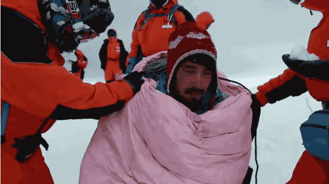 6台RED穿越极寒之地，打造首部《南极之恋》