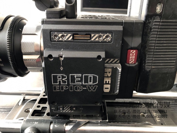 摄影师出自用EPIC-W 8K一台，价格：145000