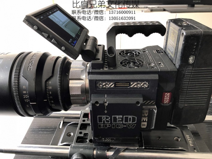 摄影师出自用EPIC-W 8K一台，价格：145000