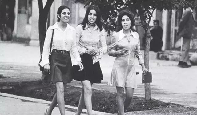 这些老照片，穿过岁月的河流，如今依然惊艳着我们