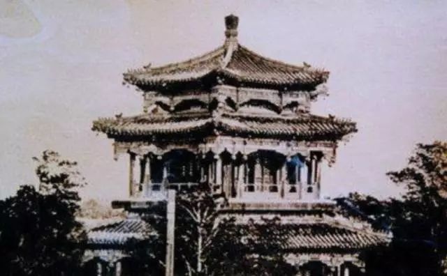 这些老照片，穿过岁月的河流，如今依然惊艳着我们