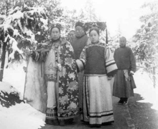 这些老照片，穿过岁月的河流，如今依然惊艳着我们