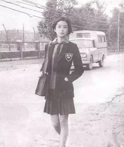 这些老照片，穿过岁月的河流，如今依然惊艳着我们