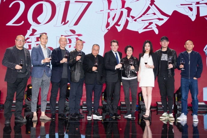 年度影人欢聚中国电影导演协会晚宴，《芳华》、《战狼2》等获提名