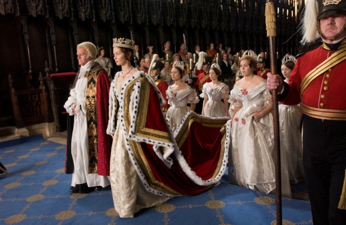 【王室那些事——三部女性為主角的宮廷歷史劇：《The Other Boleyn Girl》 《Marie Antoinette》 《The Young Victoria》】