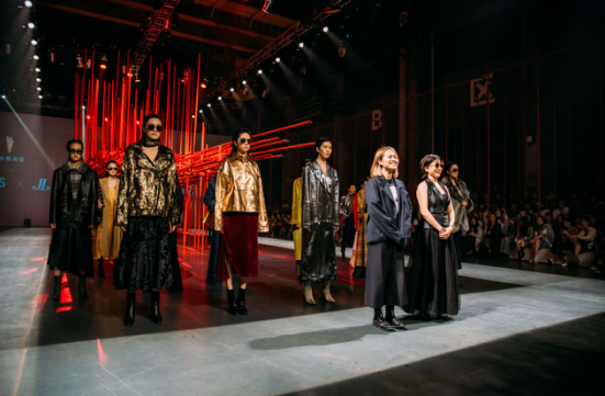 新视文化助力时尚眼镜品牌“π”发布首秀