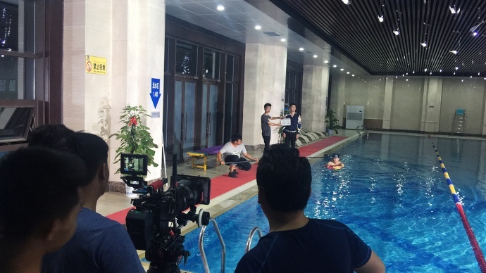 电影《白日逐梦》花絮曝光，向全体剧组人员致敬