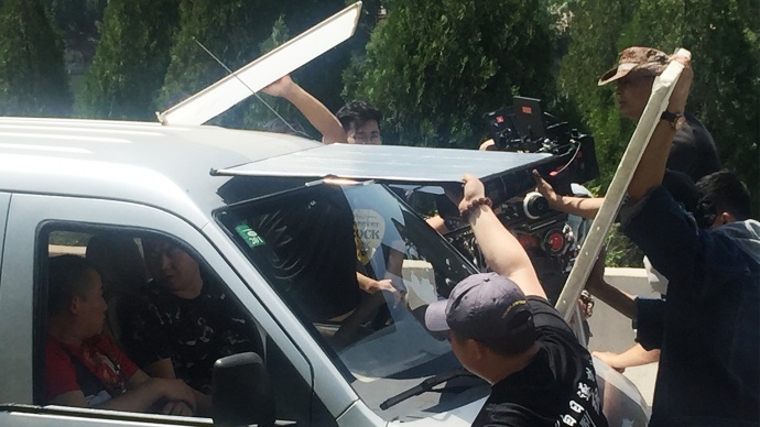 电影《白日逐梦》花絮曝光，向全体剧组人员致敬