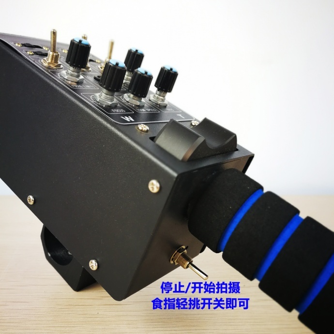 摄像机控制器 兼容DV机和专业广播机 变焦 光圈 伺服器