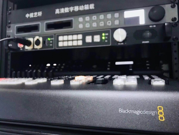 强氧BMD 4K 导播台配无线通话，咨询热线18810083234