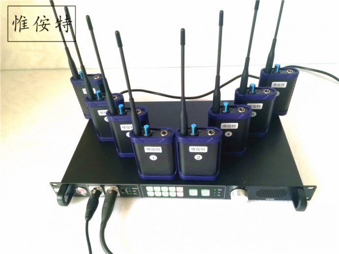 惟侒特 MPTY-1808 无线多方通话系统 无线内部多人通话系统 全双工无线内部导播通话系统 八路同时在线通话 内部通话 多人对讲 实时对讲系统 子机与子机之间可单独通话 用于舞台演出 广电系统、实况转播和大型活动演唱会 直播录播 院校体育赛事运动会指挥