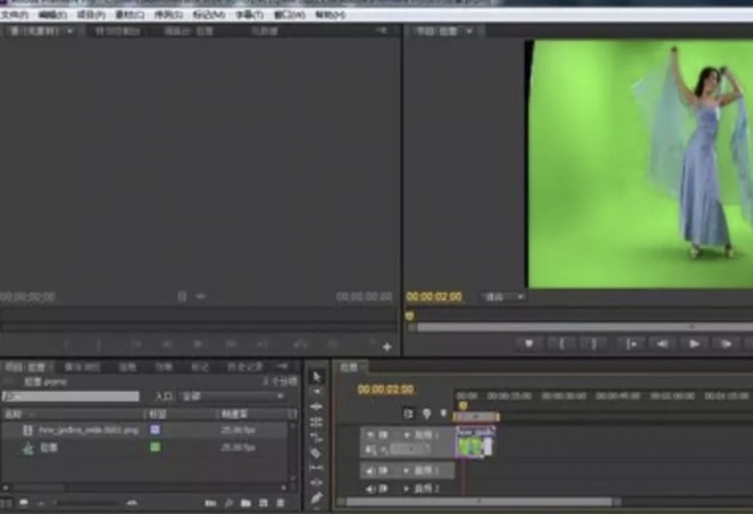 视频素材拖到视频软件的时间线上