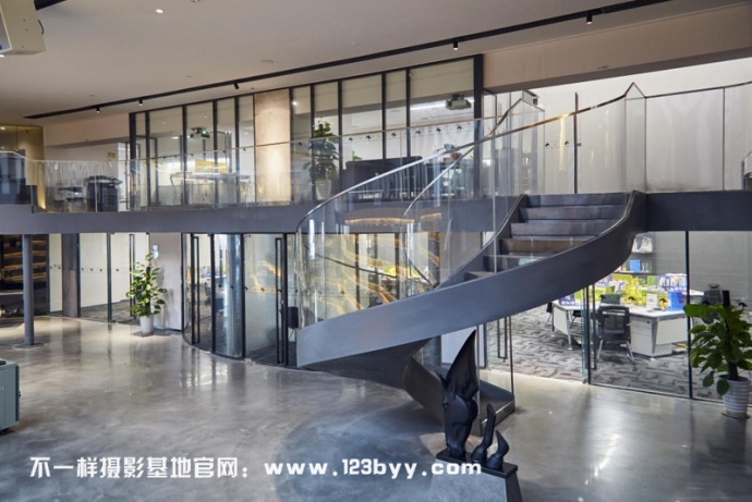 已个有众多时尚办公室实景的摄影基地