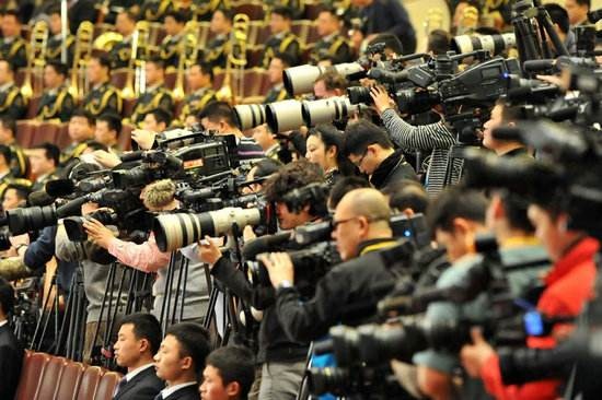 这位小姐姐，我想对你进行一个采访