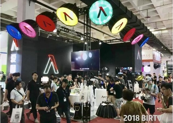 爱图仕9月推出新品LS C120dⅡ 稳坐布光体验设备头把交椅