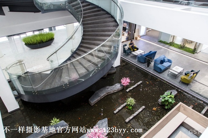 ​不一样风格阶梯和过道的场景