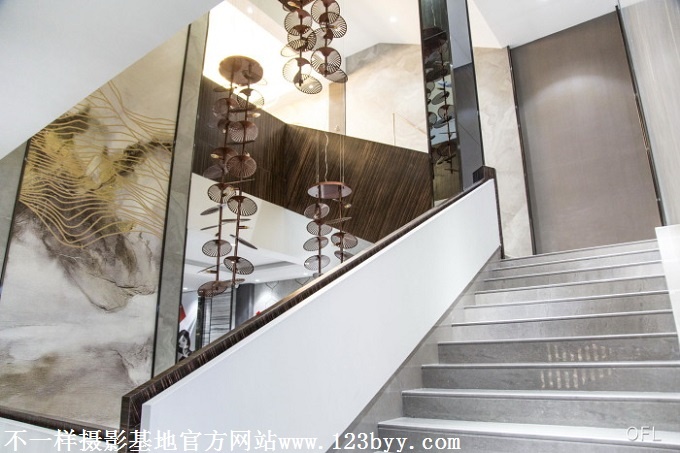 ​不一样风格阶梯和过道的场景