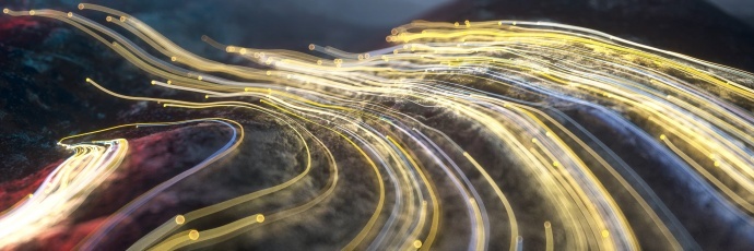 震撼视听——鲸鱼翱翔在湖山之境