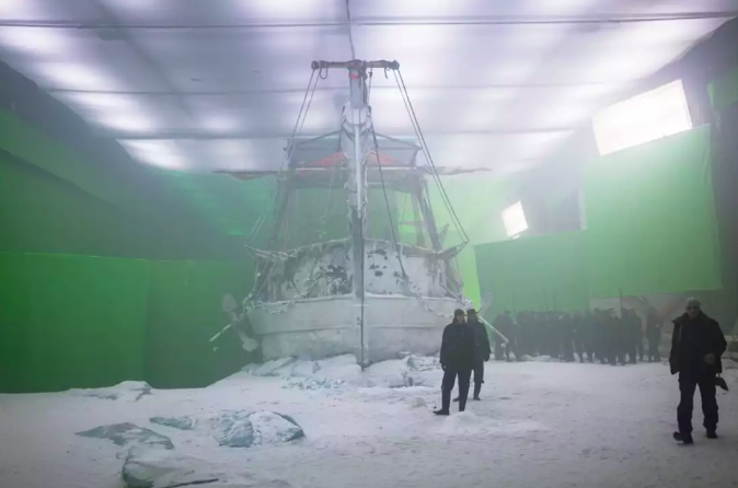 使用 RED 呈现沉浸式北极噩梦，AMC 美剧《极地恶灵》摄影师谈拍摄幕后