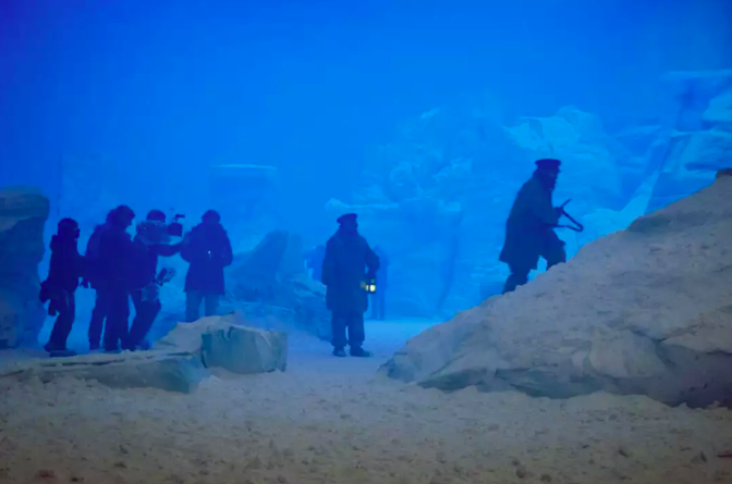 使用 RED 呈现沉浸式北极噩梦，AMC 美剧《极地恶灵》摄影师谈拍摄幕后