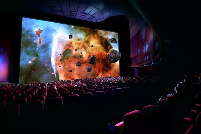 今年全国电影票房已超越2017全年、全球首个Onyx影厅将落户首都电影院、英国政府为防止非法窃取版权推出更多措施...