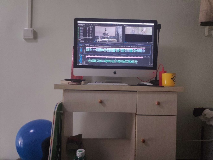 我是会剪片的闪送员，会闪送的剪辑师