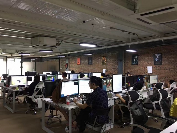 影视制作公司共享剪辑的必要性与趋势. 如何实现百人团队同时线上制作不卡顿？ 京存高性能中央存储一站式帮你解决困扰。