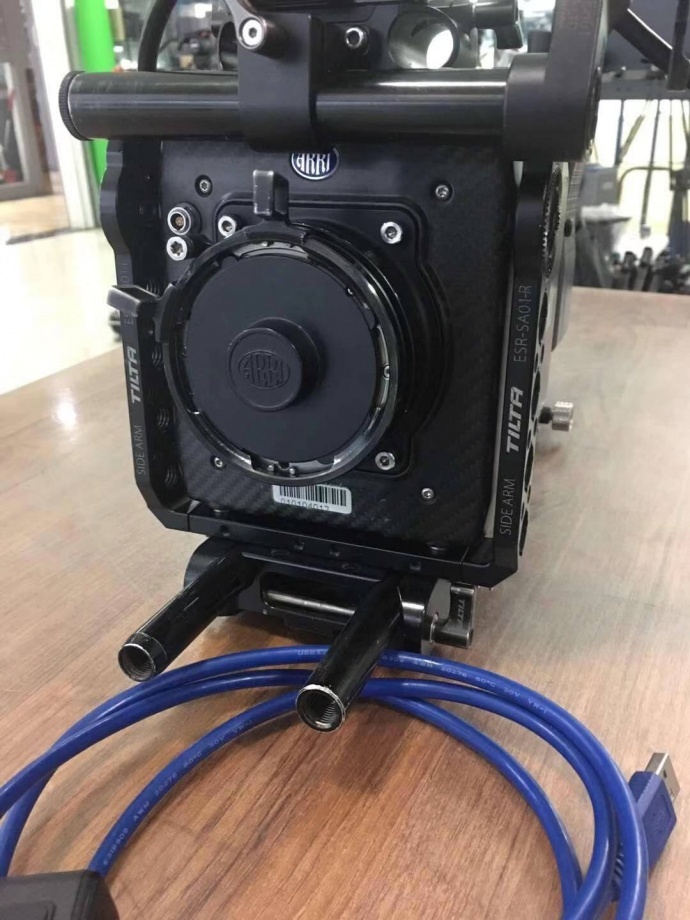 ARRI　艾丽莎迷你　二手一台　开机3000小时 带3张256G卡　需要的朋友联系我18518717197