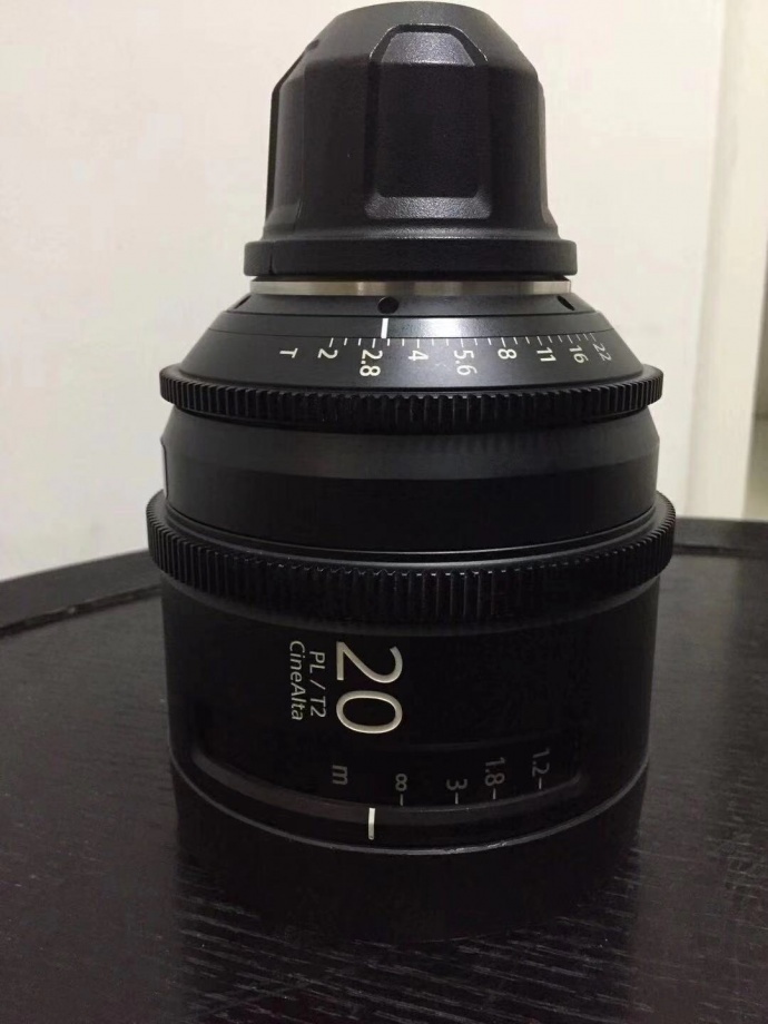 出售索尼PK6（20mm）镜头一颗，后镜片盖有裂痕，使用正常