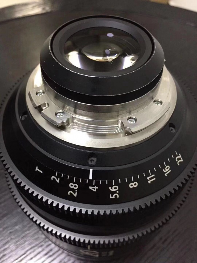 出售索尼PK6（20mm）镜头一颗，后镜片盖有裂痕，使用正常