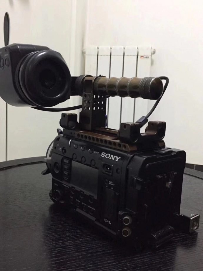 出售二手索尼F55一台