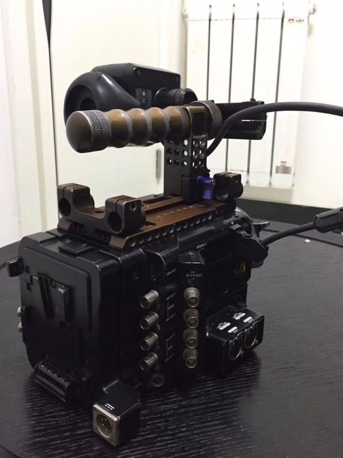 出售二手索尼F55一台