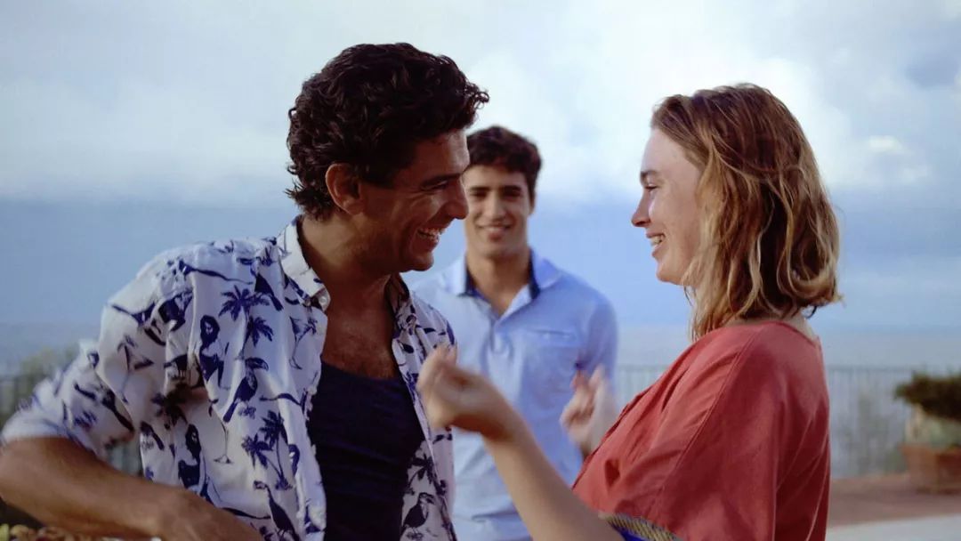 为什么法国媒体这么爱这部“拜臀教”电影?