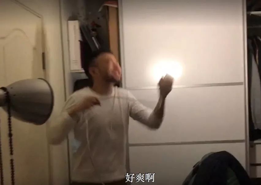 宅了6年拍垃圾，上线首日被盗版，导演：求活路