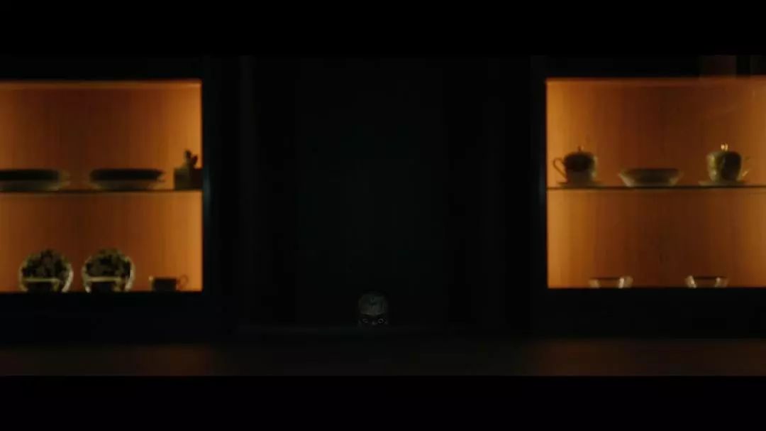 不如《燃烧》?《寄生虫》是一记当头棒喝