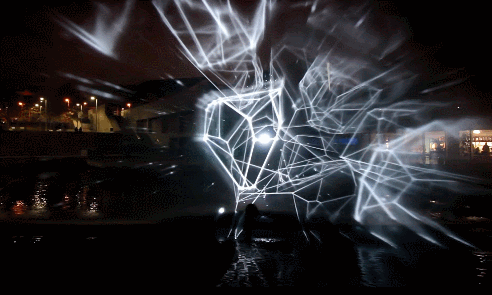 水幕之上，也能看到立体的星座世界吗？