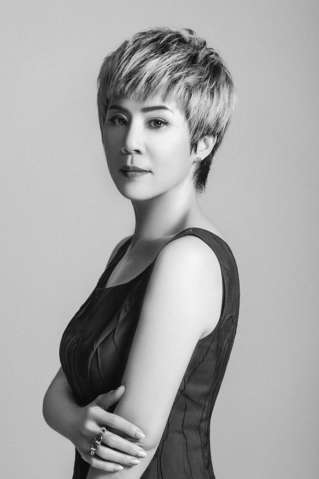 在军旅和萌宠之间跳跃自如，何静详述差异化制片方法论