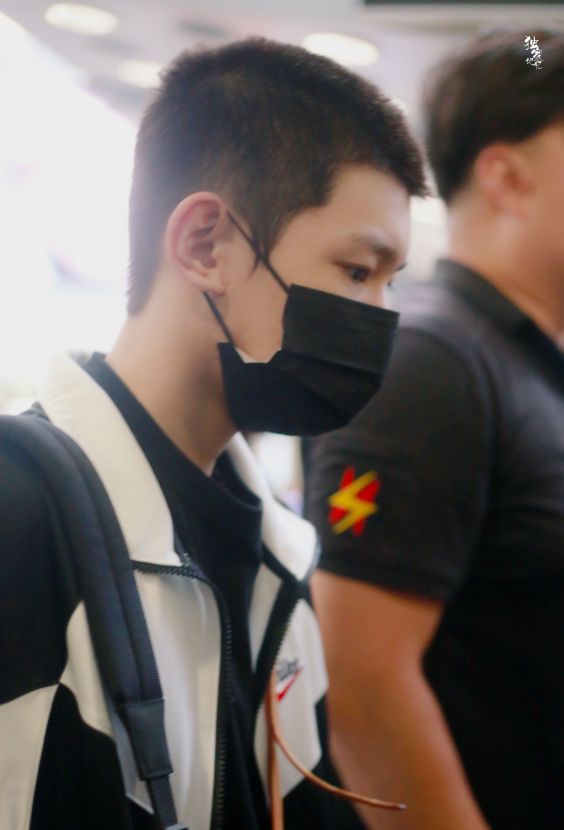 影视日报|王源机场出发伯克利；朱丽·安德鲁斯获威尼斯终身成就金狮奖；张紫妍案证人尹智吾或被强制拘押 涉嫌淫乱罪等