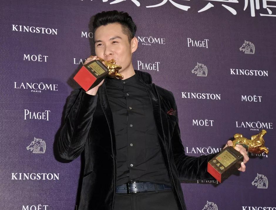 独家| 6年前团灭四大名导的他，在我面前“哭”了