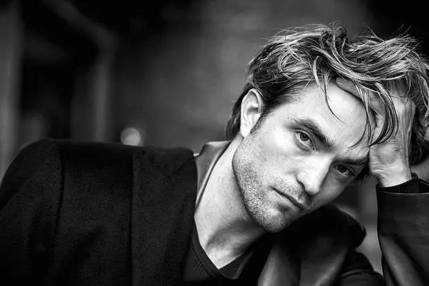 影视日报|肖战王一博登美国时代广场 粉丝全力为偶像应援；“子喉歌后”冼剑丽肺炎病逝 汪明荃赞其贡献大