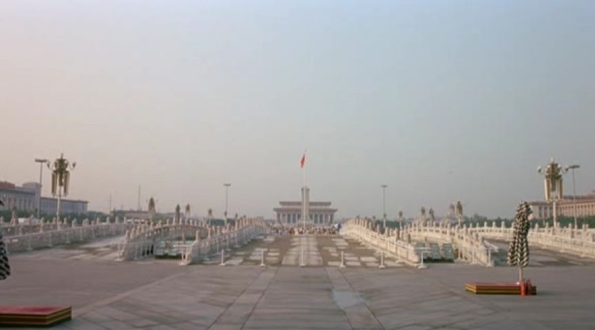 从非主流到主旋律宇宙，新中国最奇葩导演只有他