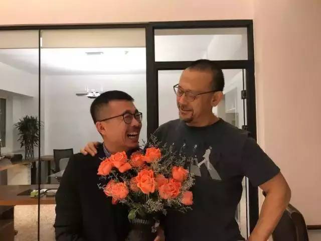 独家| 李非的《两只老虎》，究竟是指谁和谁？