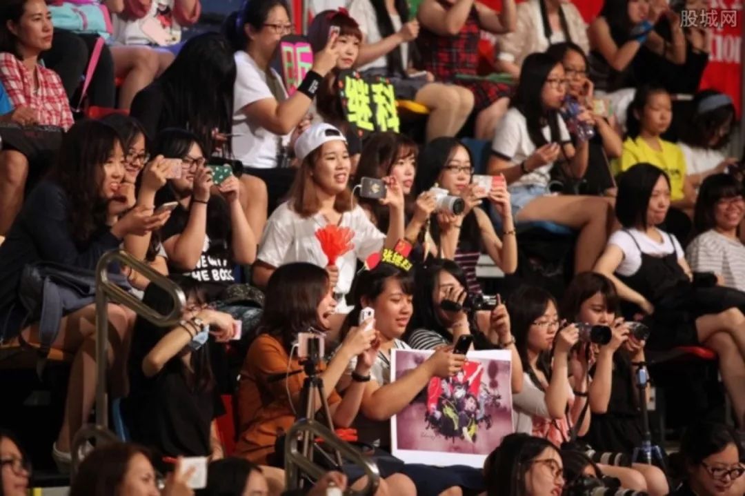 营造健康向上的“粉丝文化”